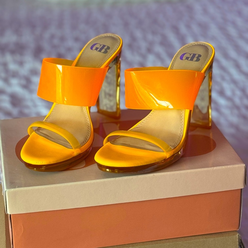 Gianni Bini Double Strapped Orange Heels 🍊